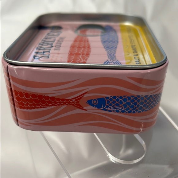 Sardines in Olive Oil Candle - Pink and Yellow 🐠💕 - Picture 4 of 6